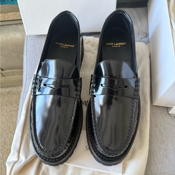 Saint Laurent Black Leather Le Loafer Penny Loafers - Picture 3 of 17
